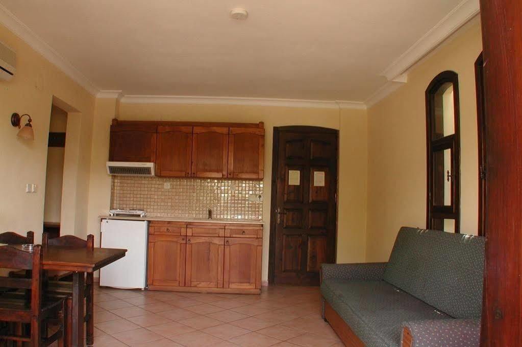 Club Turquoise Apart Marmaris Exterior foto